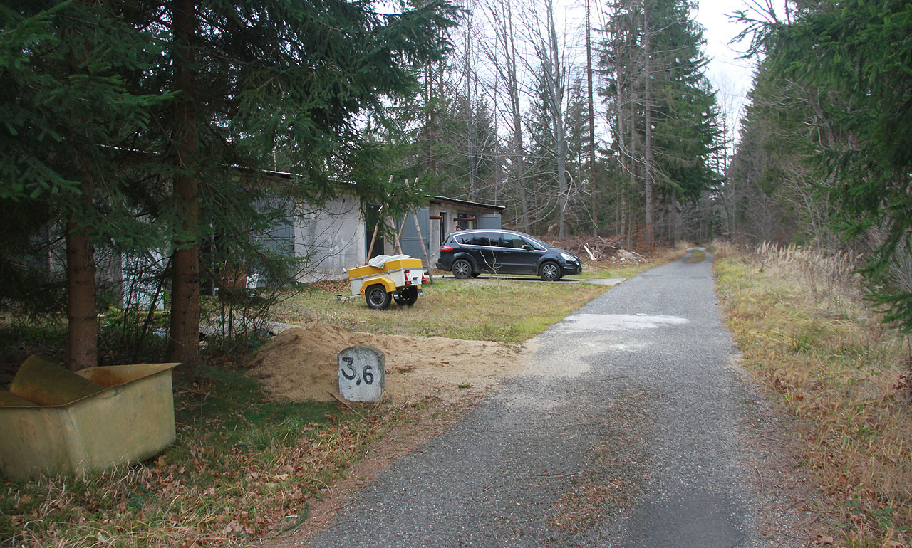 Zpátky na našem baráku č. 36.