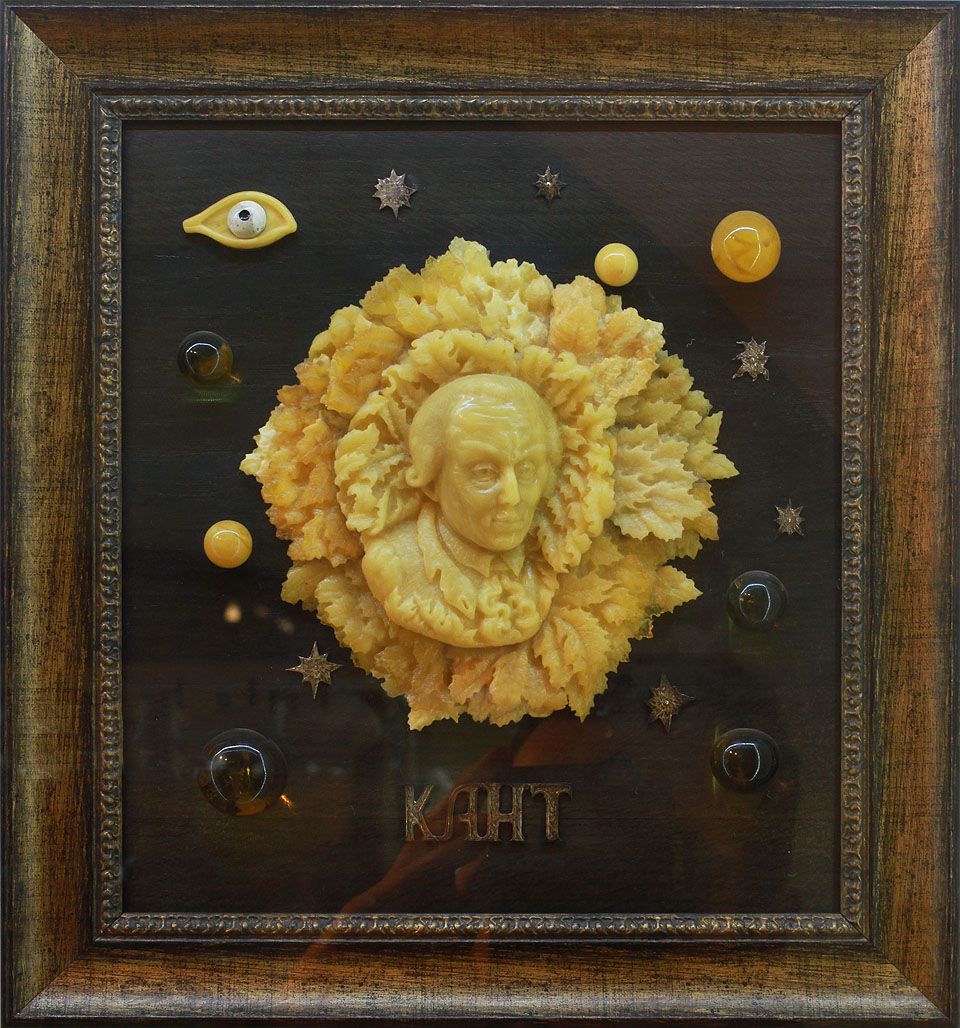 A do třetice portrét Imannuela Kanta provedený z jantaru. Návštěva místního muzea jantaru nabízí celou škálu zajímavostí, od pravěkých vykopávek přes druhý největší kus jantaru na světě až po vícemně nevkusná rádobyumělecká díla.