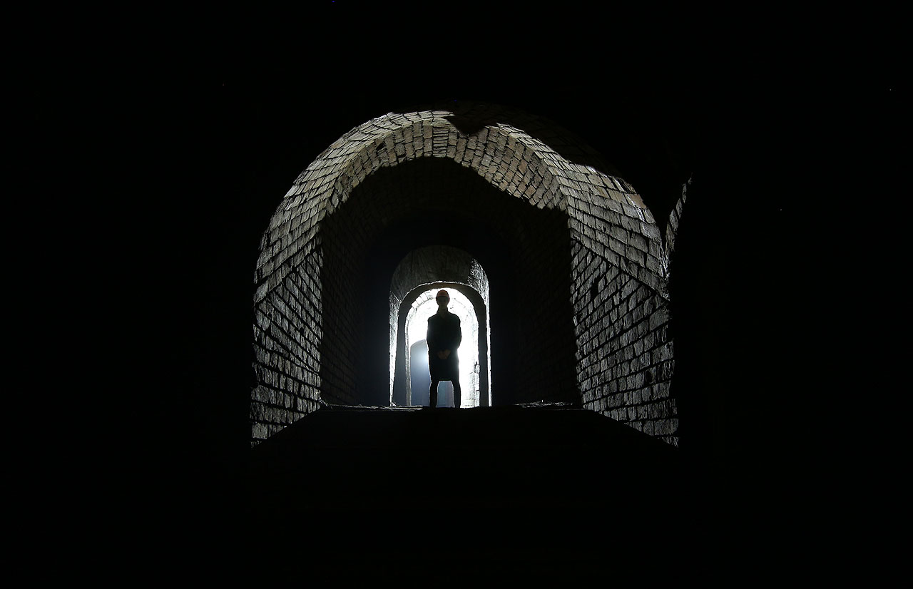 Znojemské podzemí se s jihlavským přetahuje o první místo co do celkové délky podzemních chodeb. Ta se mění podle aktuálních nových objevů. V současnosti vede Znojmo s délkou asi 25 km chodeb. To u člověka při vstupu vyvolá více než respekt!