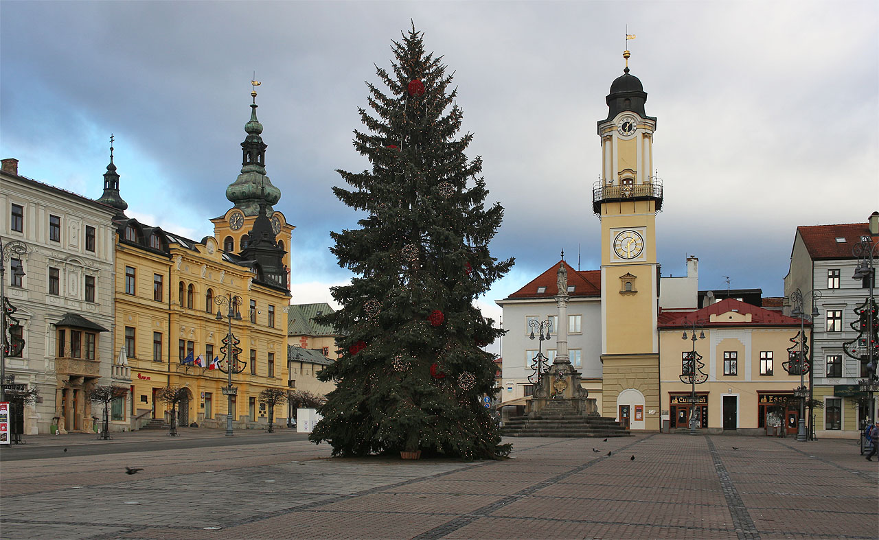 Sobotní ráno a téměř liduprázdné náměstí.