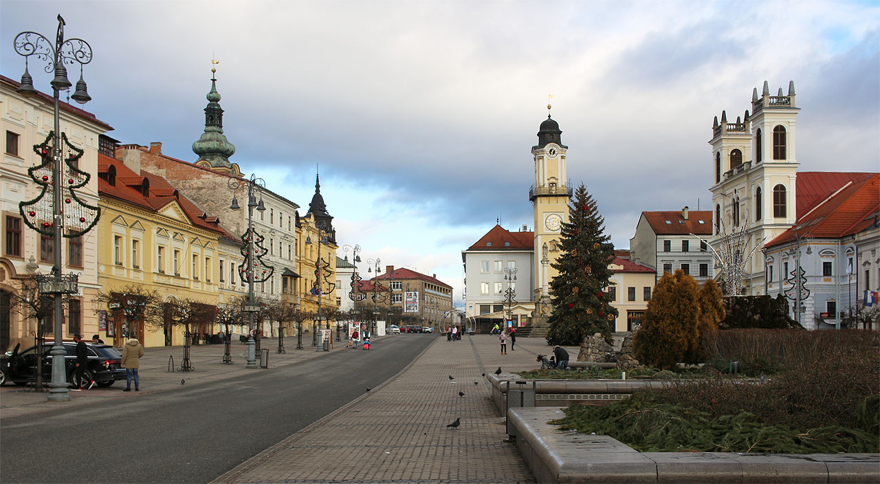 Kdybychom tehdy tušili, že se na nás valí pandemie s uzavírkami restaurací a obchodů, mnohem víc bychom si byli vážili i toho ospalého sobotního života ve městě.