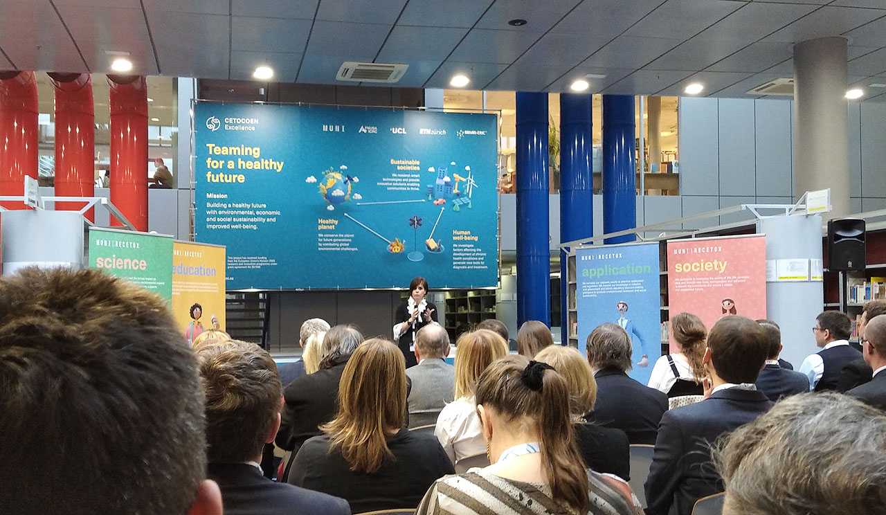 Jeden z prvních proslovů přednesla po rektoru Masarykovy univerzity Martinu Barešovi ředitelka pro výzkum a inovace Evropské komise Anna Panagopoulou.