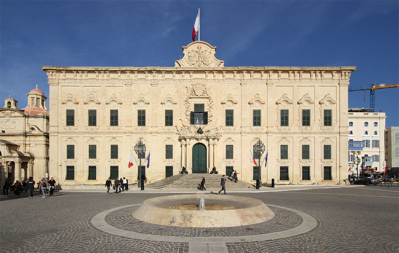 Auberge de Castille je bývalý hostinec a hotel, dnes sídlo maltského premiéra.