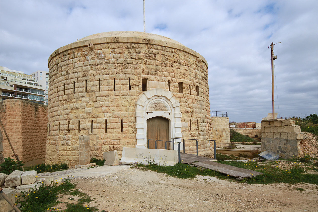 Kromě zajímavé podívané skýtá liduprázdná pevnost Tigné také příležitost k nejednomu (podzemnímu) průzkumu.