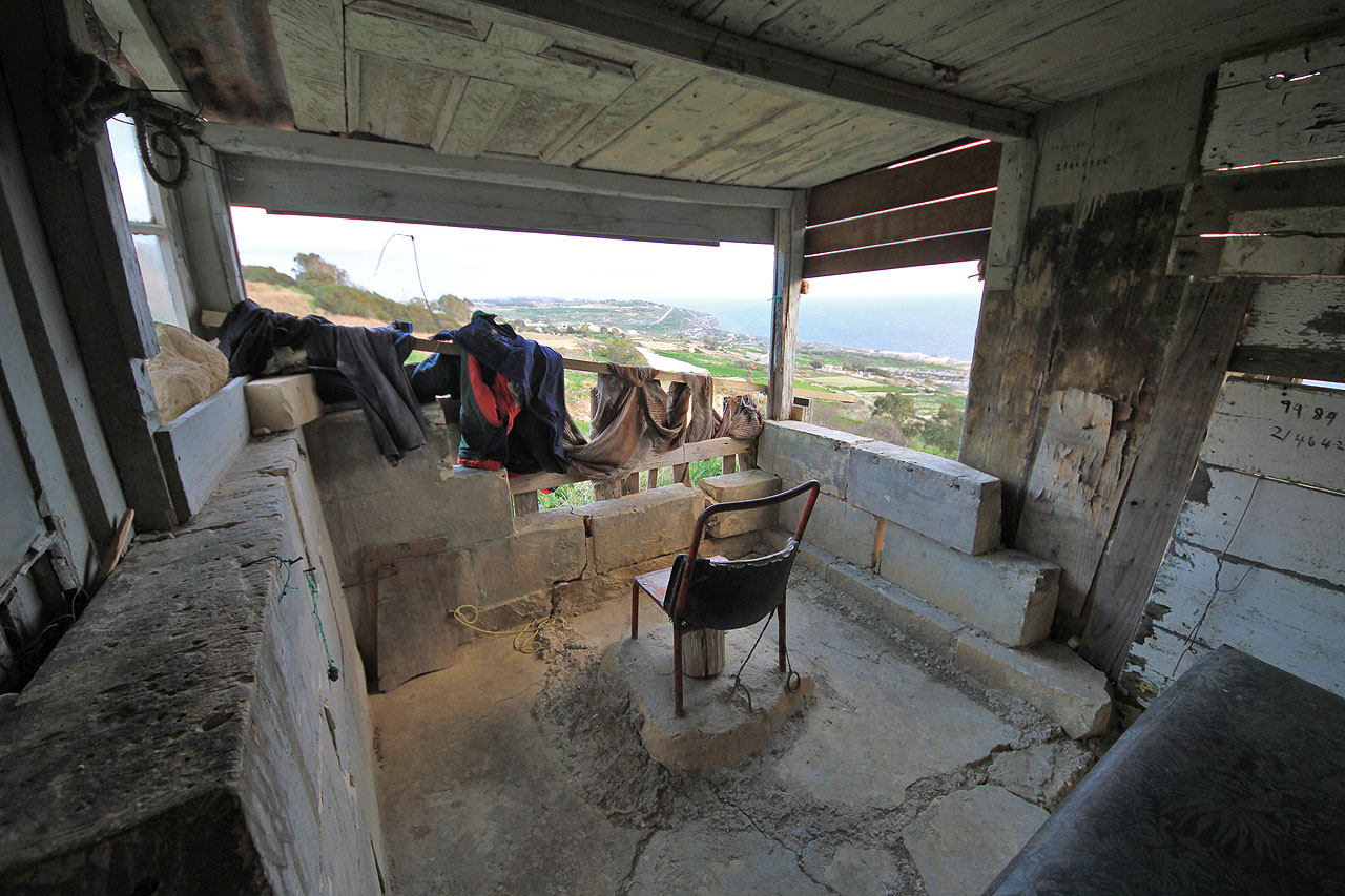 Nad účelem téhle nikdy nedostavěné pozorovatelny jsme si dlouho lámali hlavu. Nakonec jsme usoudili, že jde zřejmě o posed pro lov pobřežního ptactva.