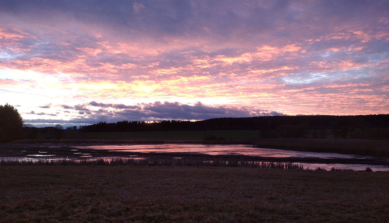Poslední tábořiště nedaleko  jsme už za světla nestihli.