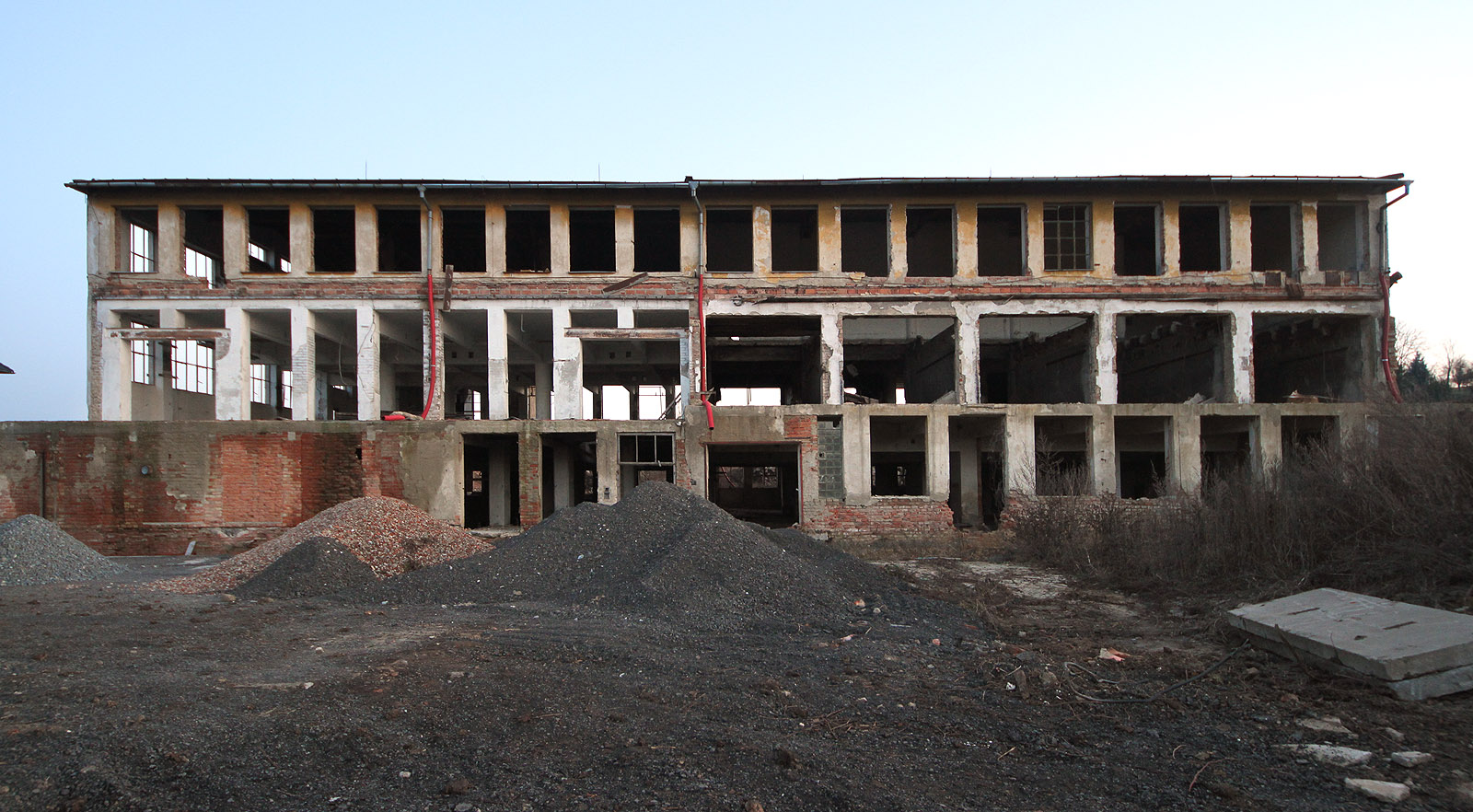 Druhý sobotní průzkum nás zavedl do Bučovic, do areálu bývalé pily, která patřila k továrně na nábytek UP.