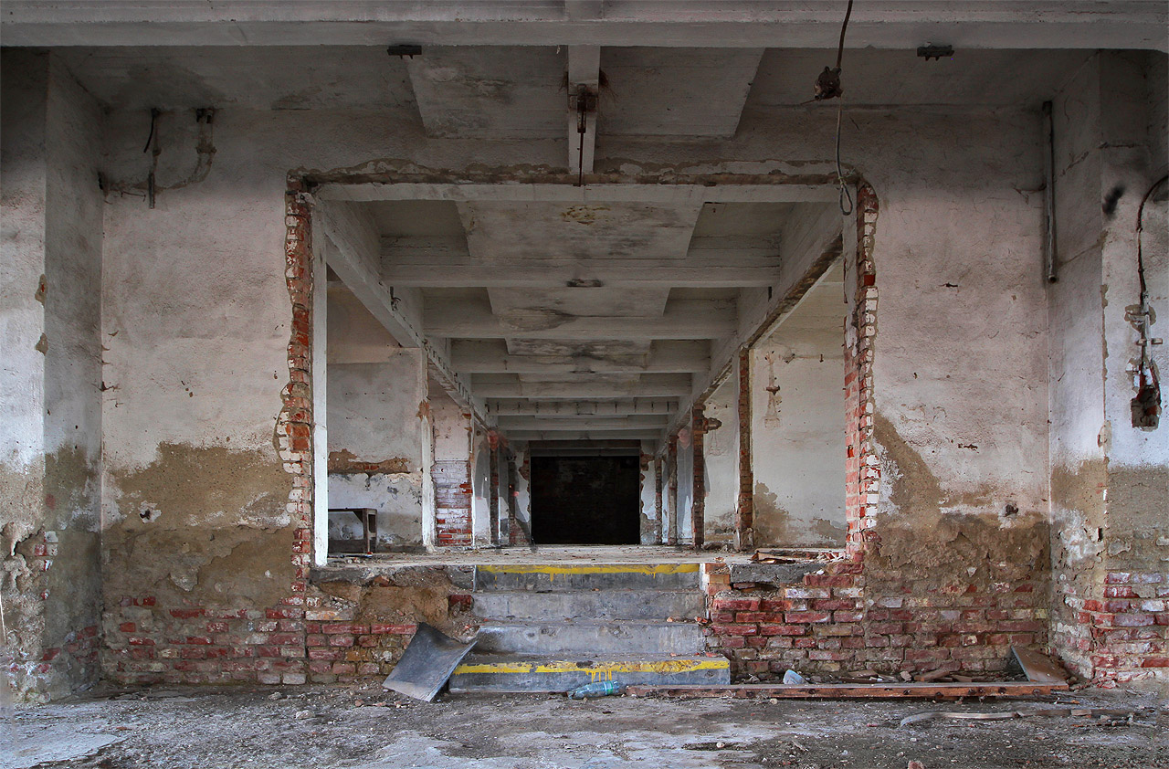 Nový majitel hodlá budovu opravit a znovu využít. Narozdíl od samotného závodu UP na opačné straně nádraží, který půjde brzo k zemi.