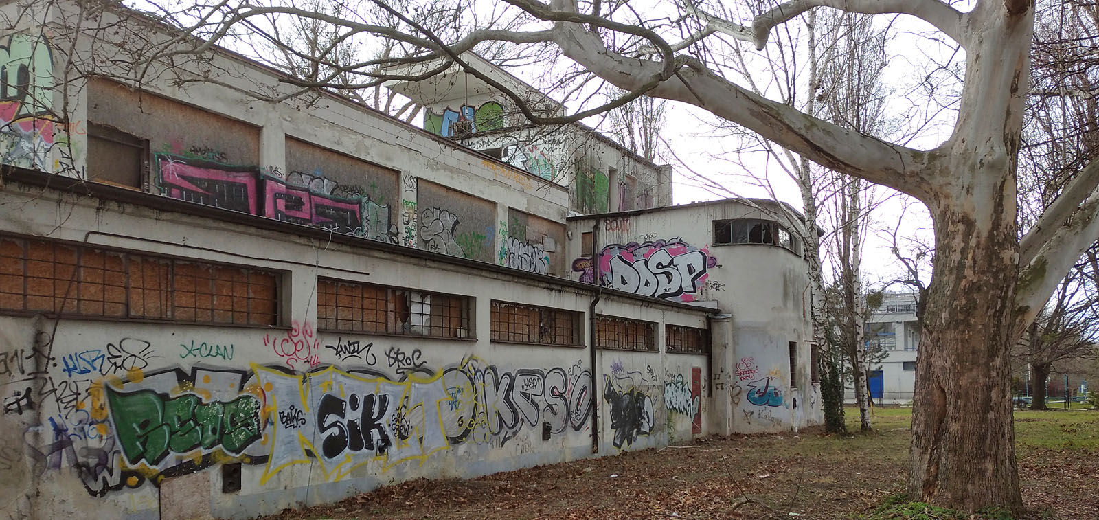 Jde o funkcionalistický klenot pro slovenskou architekturu spíše neobvyklý.