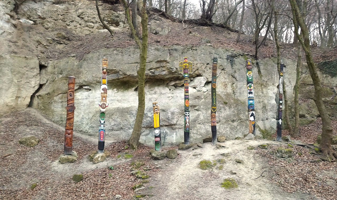 Totemiště v horách nad Bratislavou.