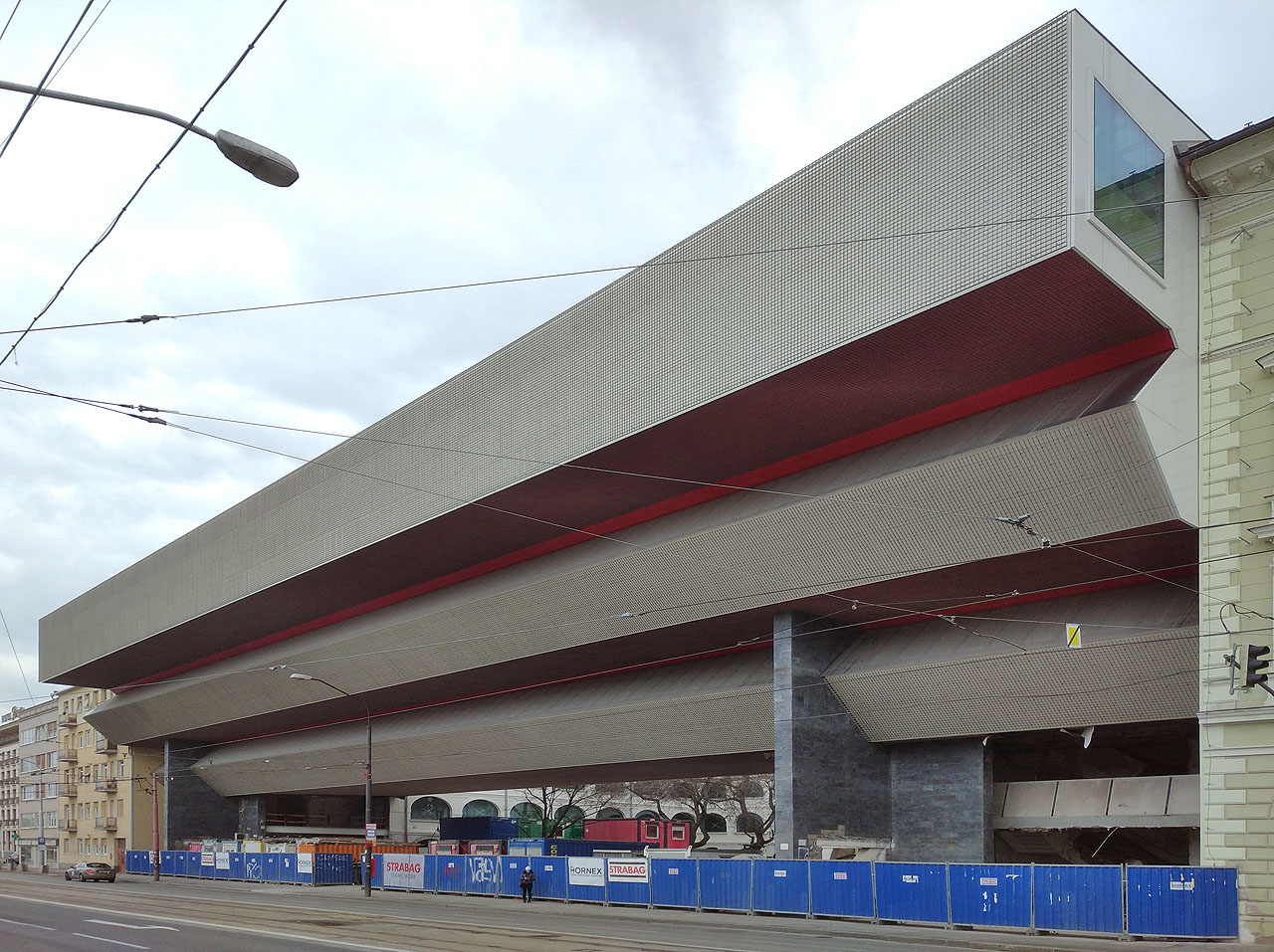 Třeba Národní galerie je nesporným klenotem města, který však řada obyvatel neocení.