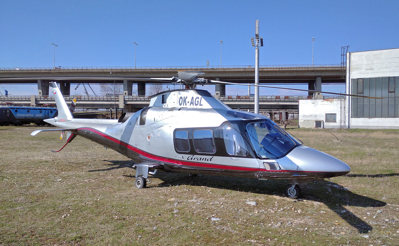 Vrtulník OK AGL provozuje česká zdravotnická společnost Agel od roku 2018.