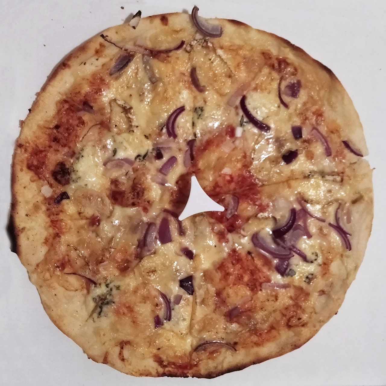 Restaurace Imrvére z Frýdlantu pojmenovala své pizzy podle slavných osobností. Ta s červenou cibulí se jmenovala Milouš Jakeš.