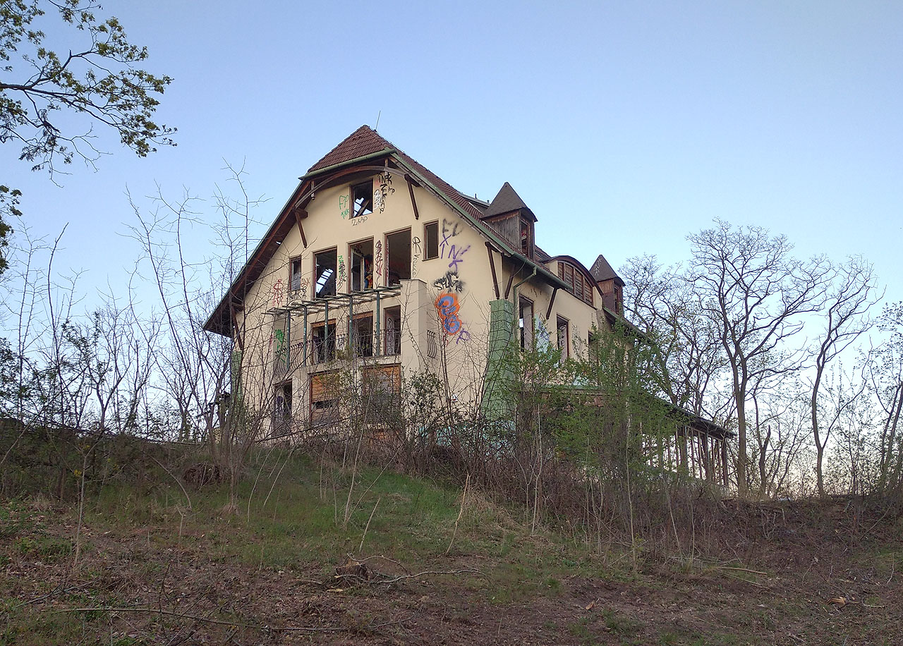 Na závěr dne ještě návštěva <a href="/Tema/Hošnova vila">Hošnovy vily</a>, kterou zná Doubravka jen z vyprávění.