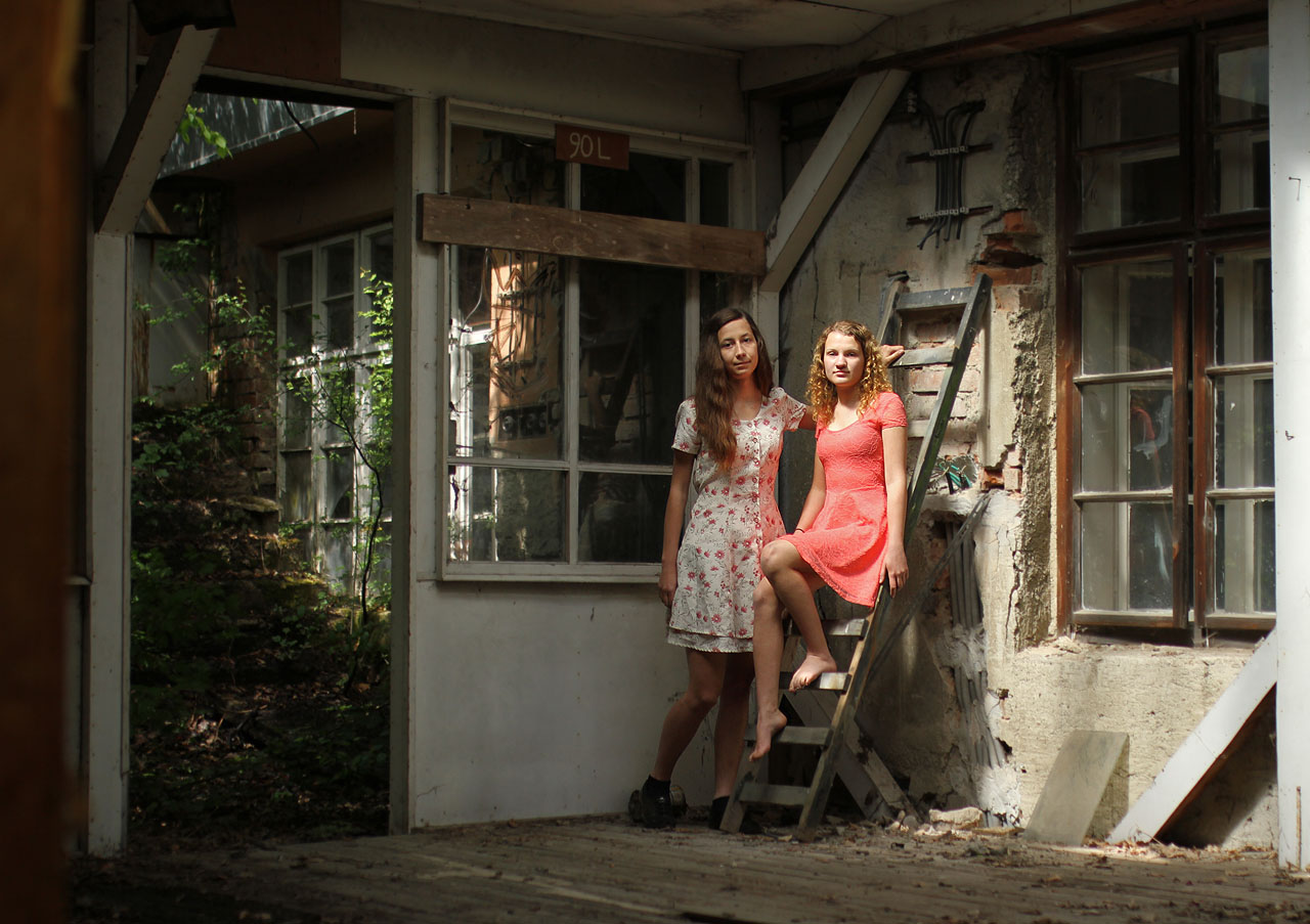 Děvčata nám ochotně zapózovala společně ve dvou…