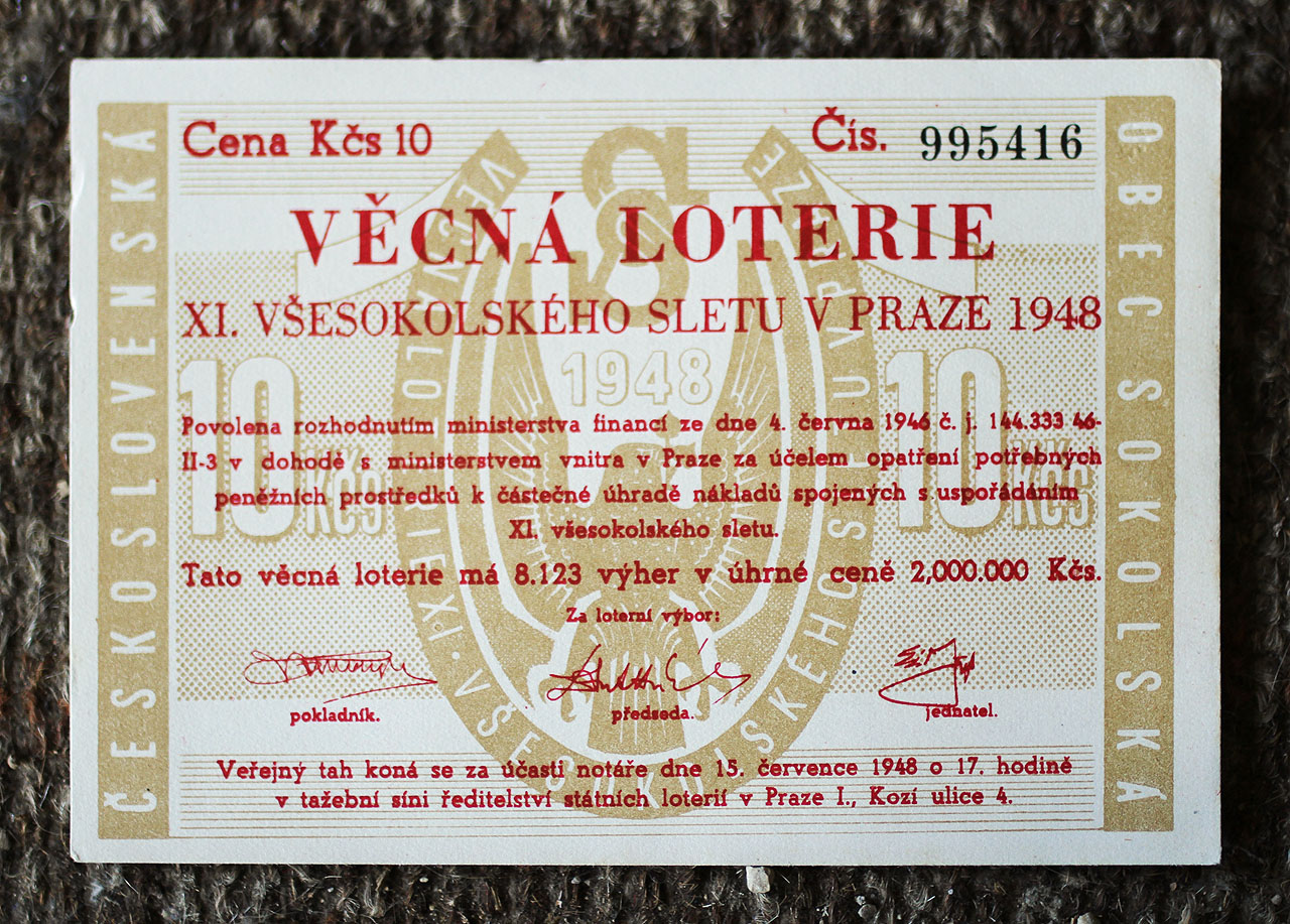 Škoda, že věcná loterie není věčná. Třeba by si majitelé domu ještě přišli po 72 létech na nějakou výhru.