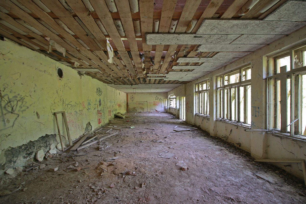 Přemýšlíme, co se asi léčilo v hlavním lázeňském sále…