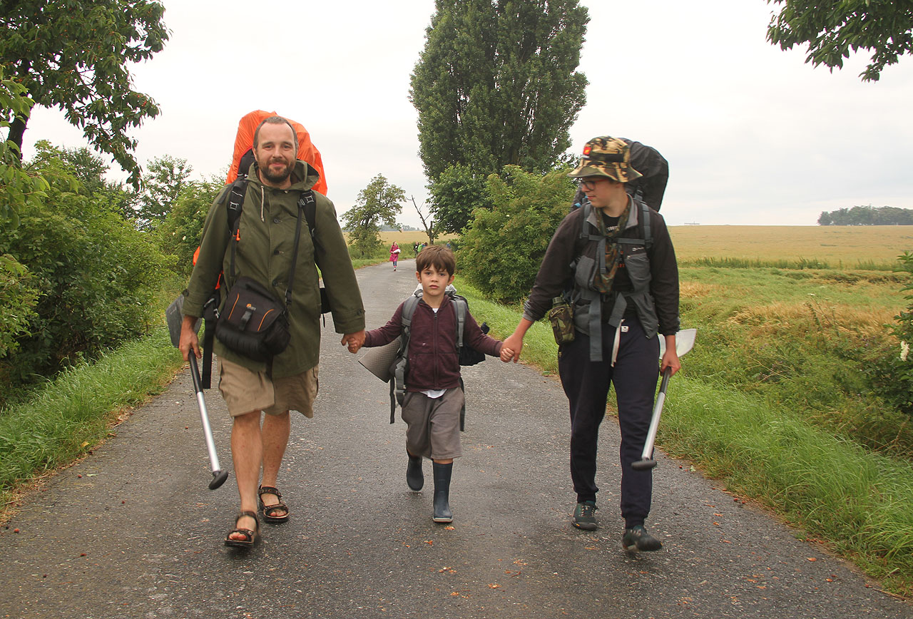 Raději vyrážíme na dvojdenní výlet na ostrov Prasklý džbán na Dalešicích.