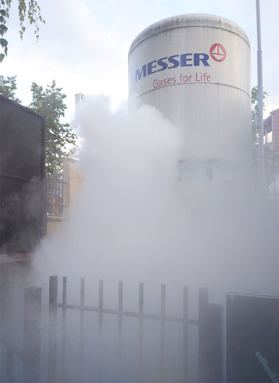 Příchod ke kryocentru Mráz léčí skrze oblaka páry je trošku strašidelný.