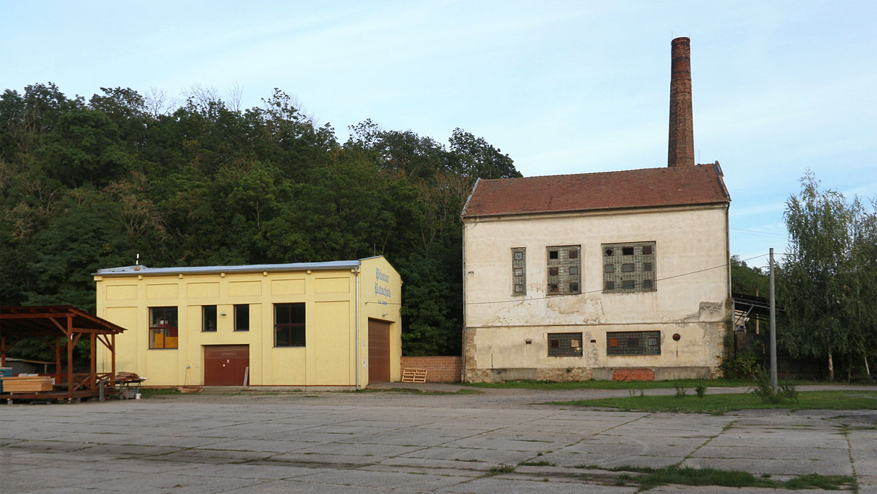 Limonáda se čepuje přímo uvnitř areálu bývalého dolu Františka, který se mně zdá vzhledem ke své poloze z celého Rosicko-oslavanského uhelného revíru nejromantičtějším.