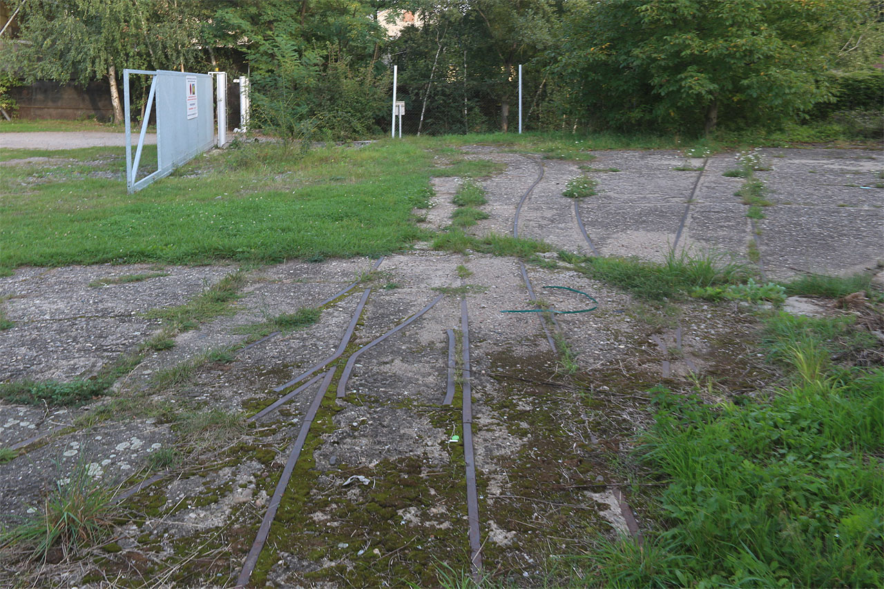 Pozůstatky kolejiště v dole Františka v Padochově (dnes části Oslavan).