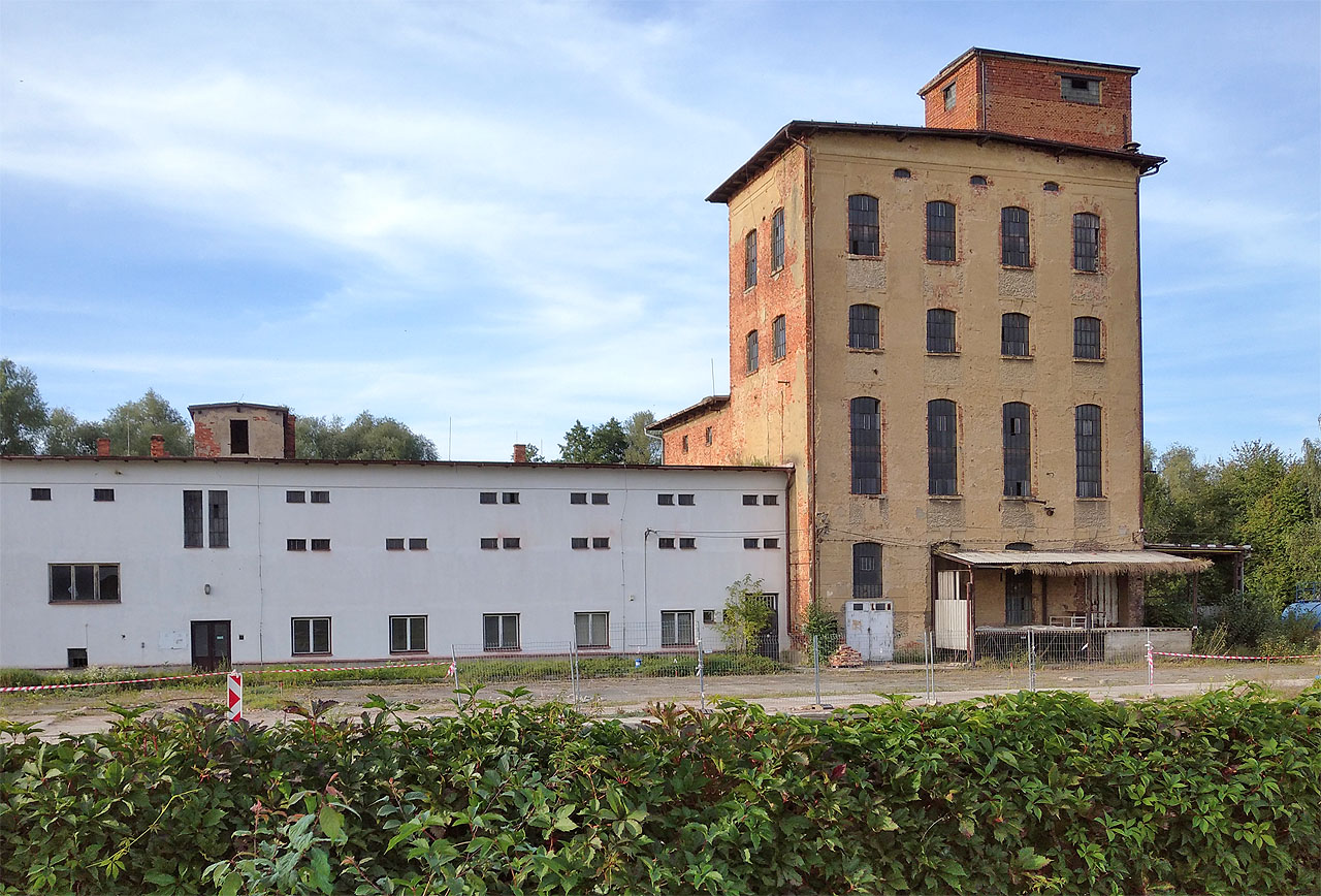 Kdysi byla dráha dokonce elektrifikovaná. Dnes ot om, že až sem jezdily ze Studénky nákladní vlaky, nevypovídá prakticky nic.