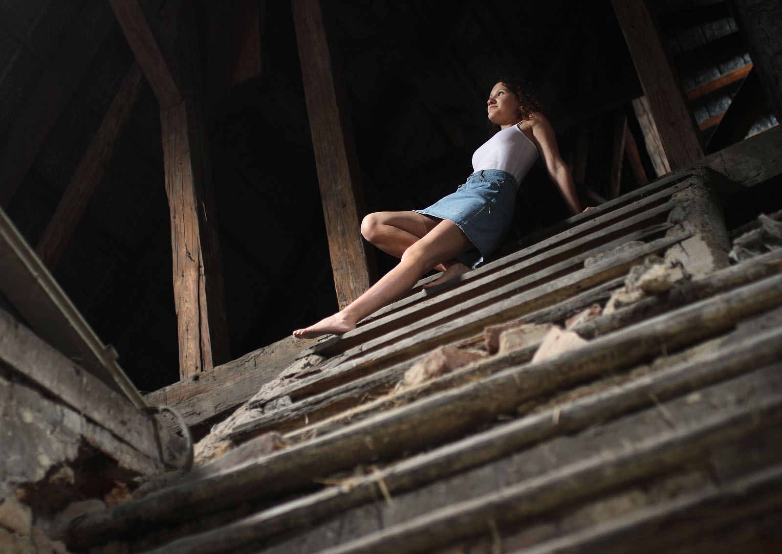 Stará zjevená pravda velí nikdy nefotit lidi z podhledu.