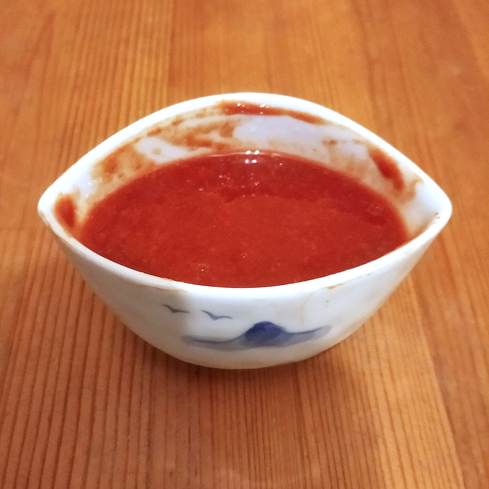 Miska marmelády na zimu. Naneštěstí jsme tehdy ještě nevěděli, že než se v ledničce marmeláda dočká vánoc, všechna nám zplesniví. Aspoň jsme ale ochutnali…