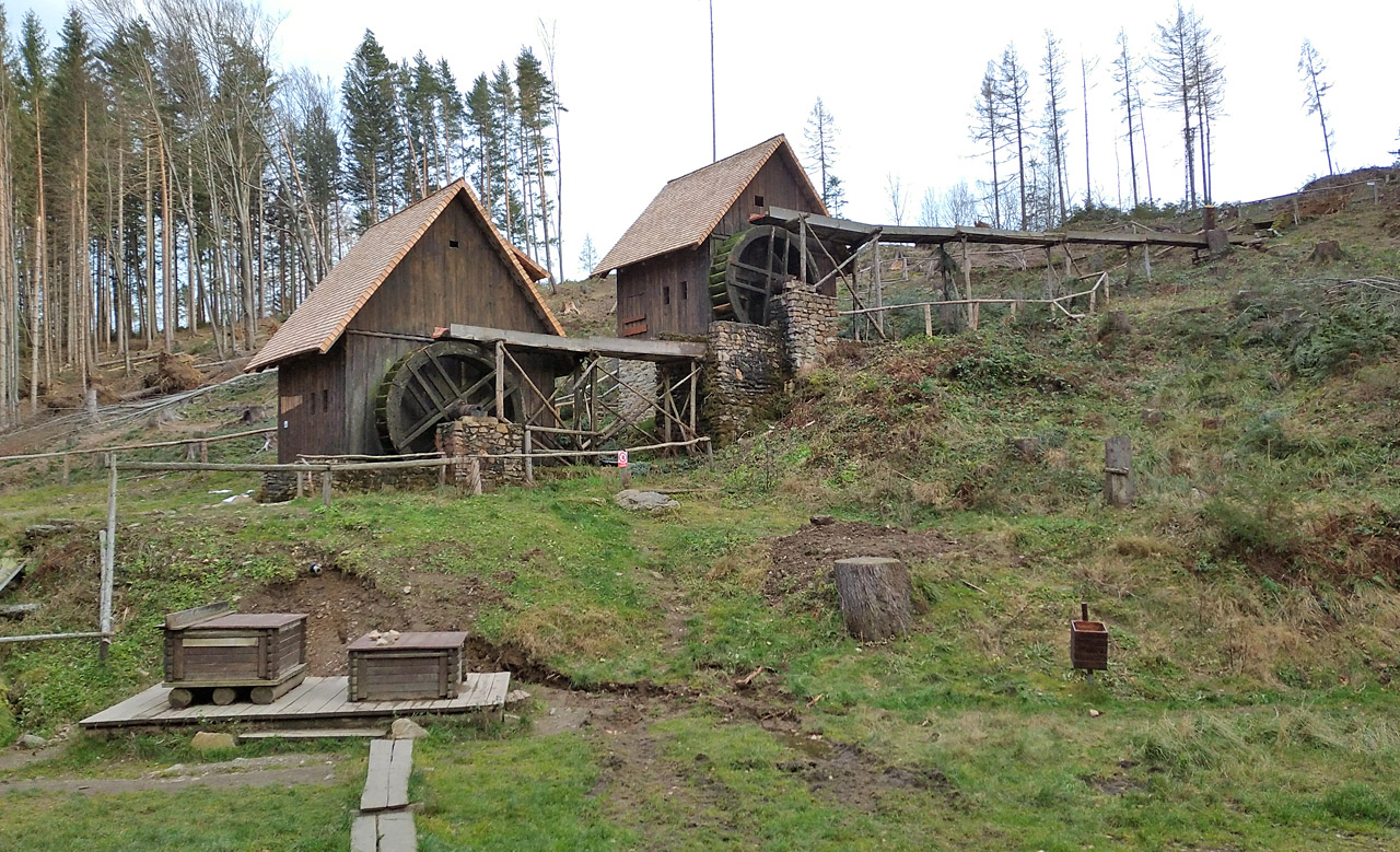 Skanzen se ovšem (samozřejmě) u babičky setkal s úspěchem.