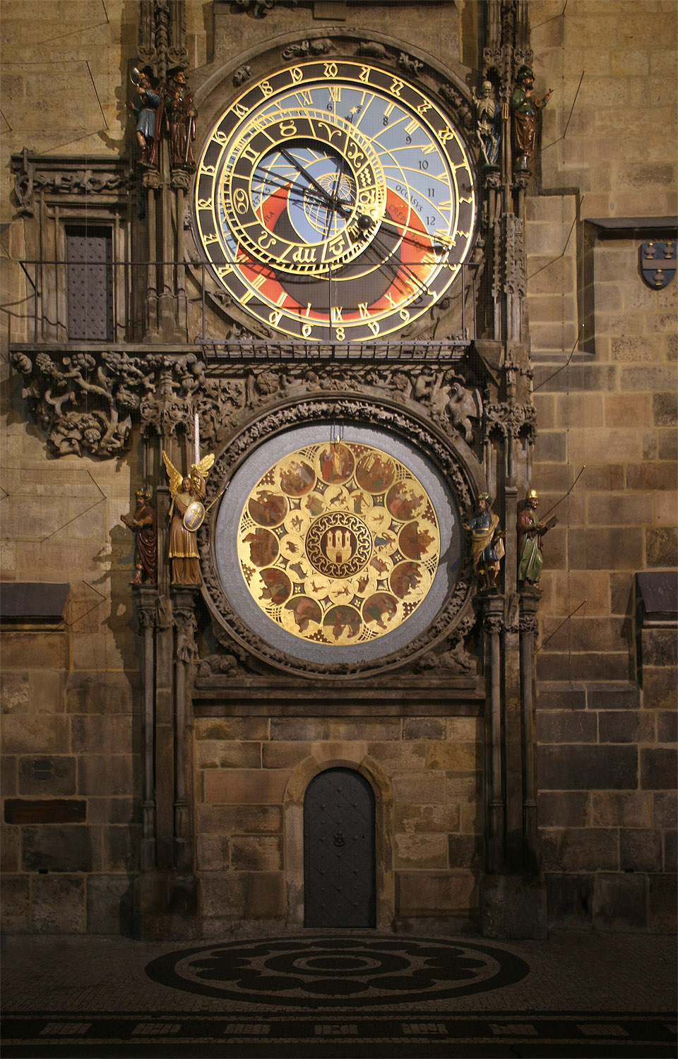 Večer jsme se potulovali po Starém Městě. To jsme ještě netušili, co se mezitím v uličkách chystá.