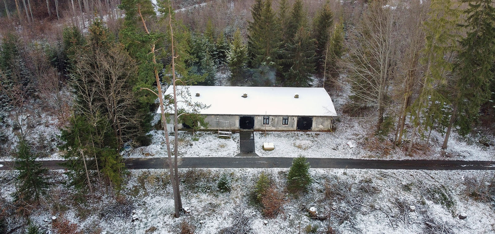 Muna č. 36 na konci roku 2020. Sníh padal střídmě, jen tak, abychom nezapomněli, že jsou Vánoce.