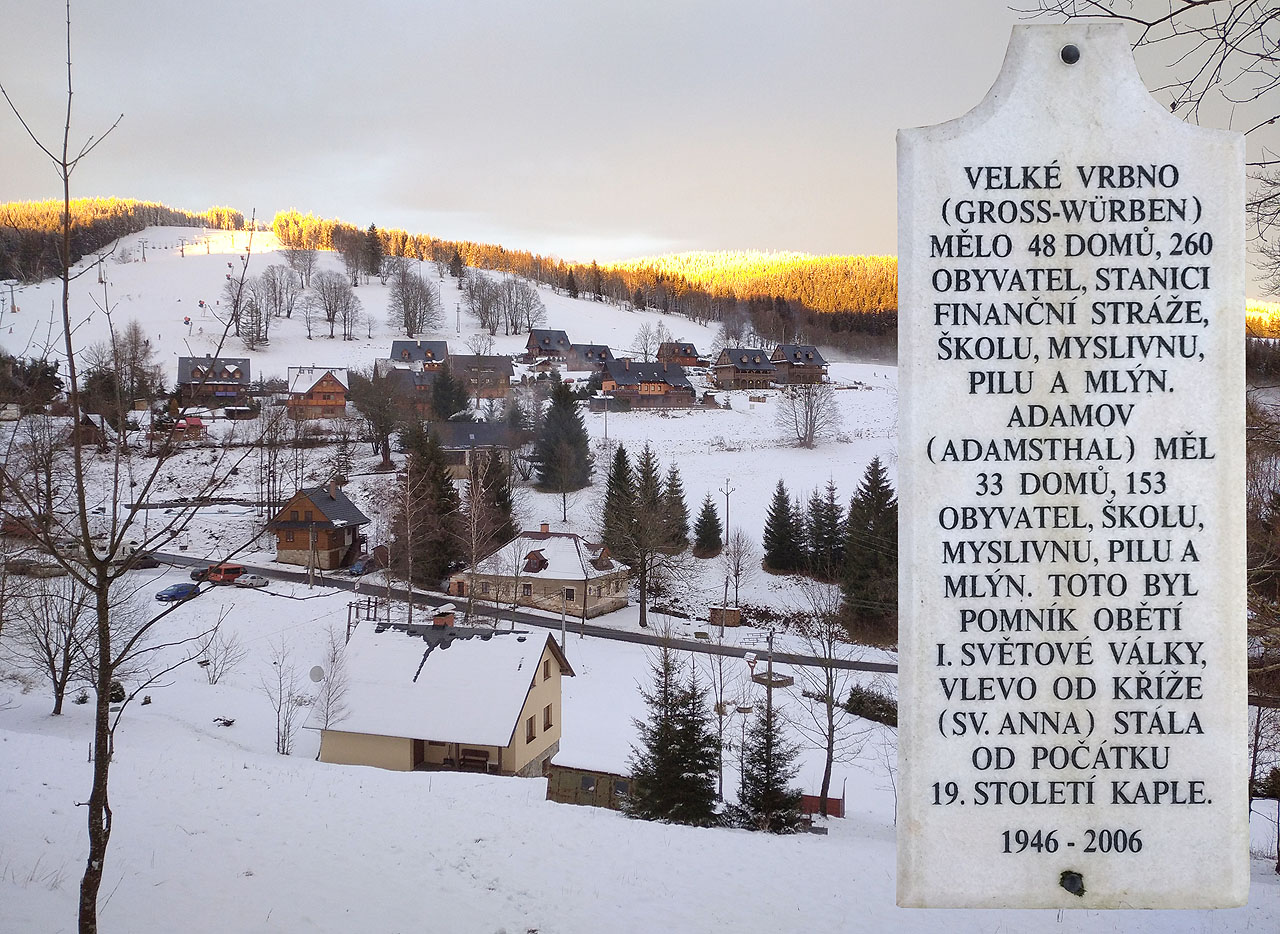 Velké Vrbno mělo kdysi 260 obyvatel a kypělo přirozeným životem. Dnes je zahlceno moderními rekreačními chalupami a dýchá z něho spíš smutek.
