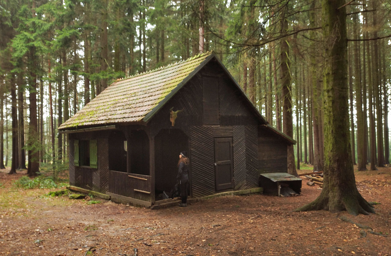 Na Brlence jsme byli už poněkolikáté. Romantický srub s romantickým názvem a na riomantickém místě nás nikdy nezklamal. Hezčí místo lze na oslavu Silvestra najít jen stěží.