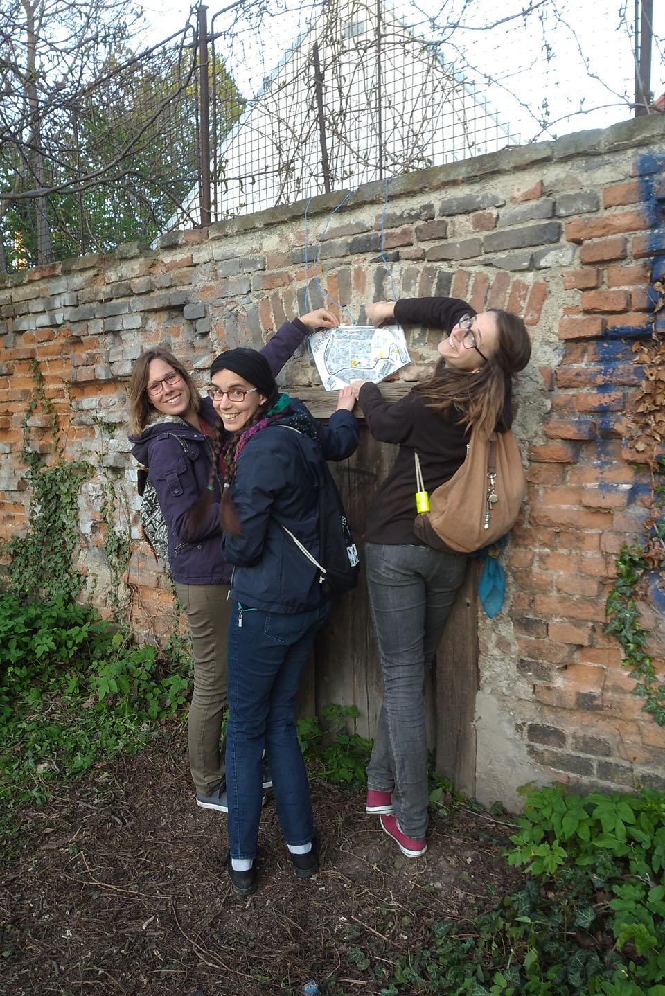 Na holky byla radost pohledět. Tedy aspoň dokud se nesetmělo, pak už jsem na ně neviděl.