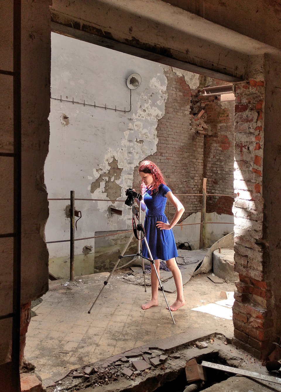 Výjímečně si měníme role. Tak nějak to vidí modelky, které se mnou podnikají fotocesty do opuštěných staveb a zákoutí.