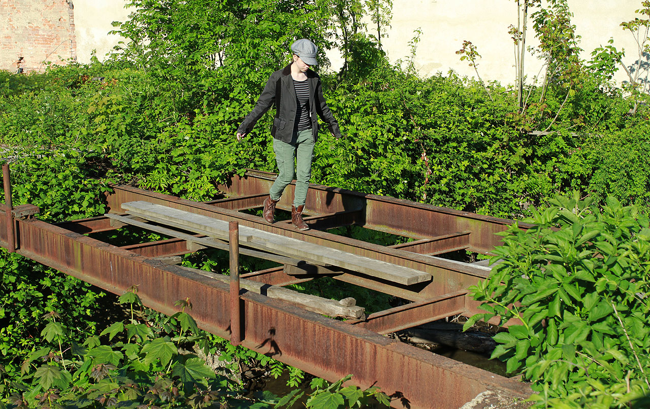 Rozloučení s torzem mostu přes <a href="/Tema/Svitavský náhon">Svitavský náhon</a>, které záhy po naší návštěvě odnesl čas.