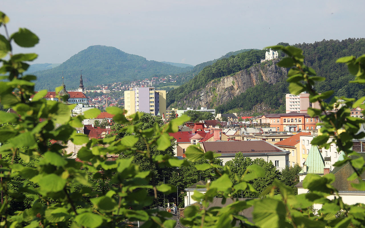 Ranní výhled na město z vyhlídky Bohemia.
