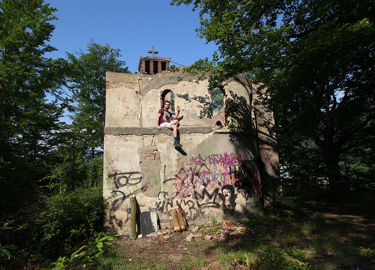 Dostat se dovnitř nebylo obtížné.