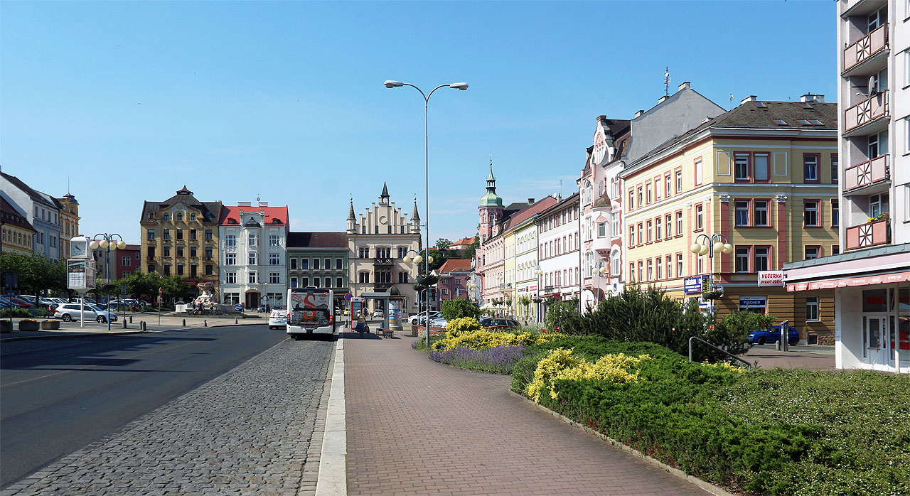 A je tu konec víkendu. Náměstí v Děčíně, rozloučení se Severem a nástup na stop směr Praha.