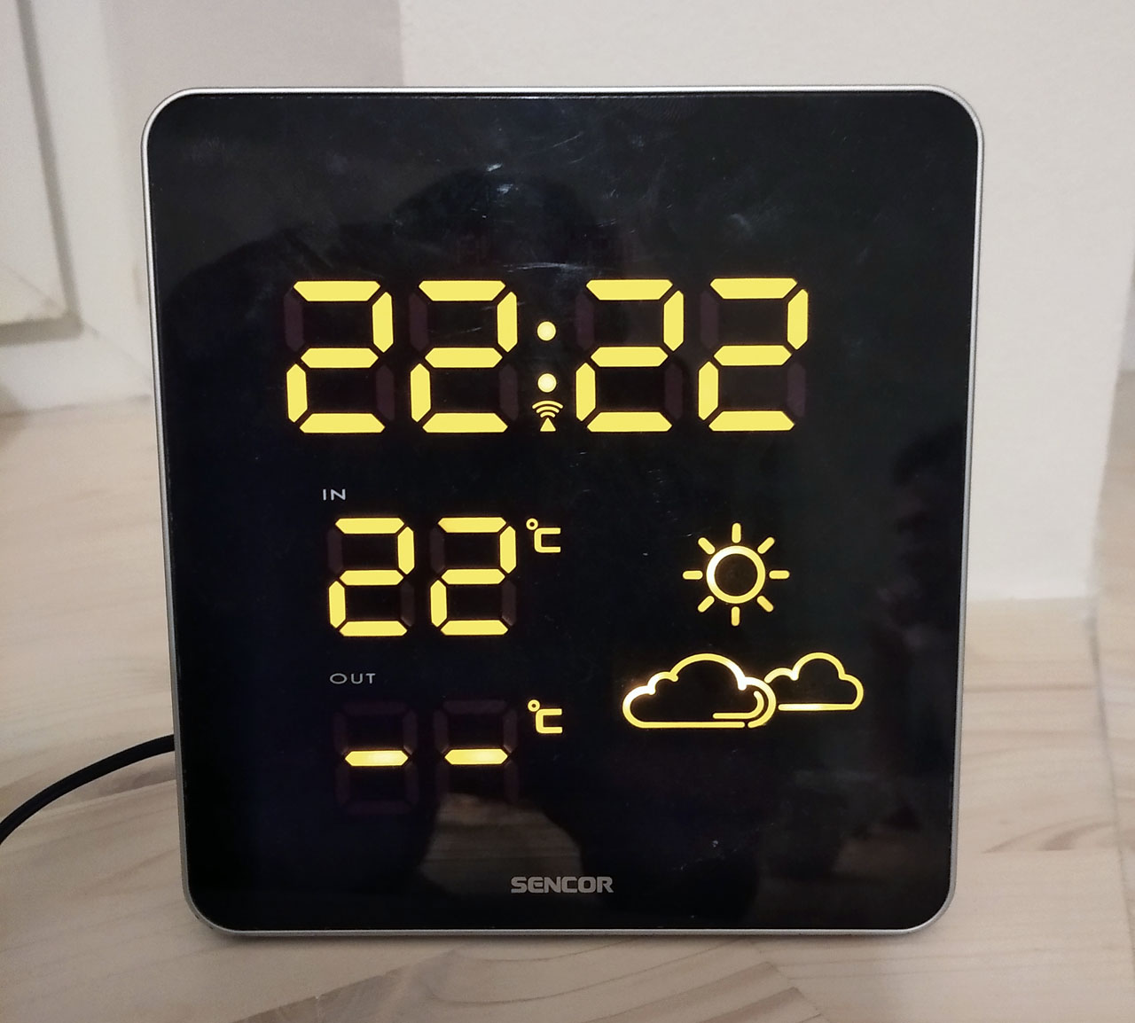 Je 22:22 a 22 °C, nejvyšší čas jít spát. Zítra nás čeká náročná cesta!