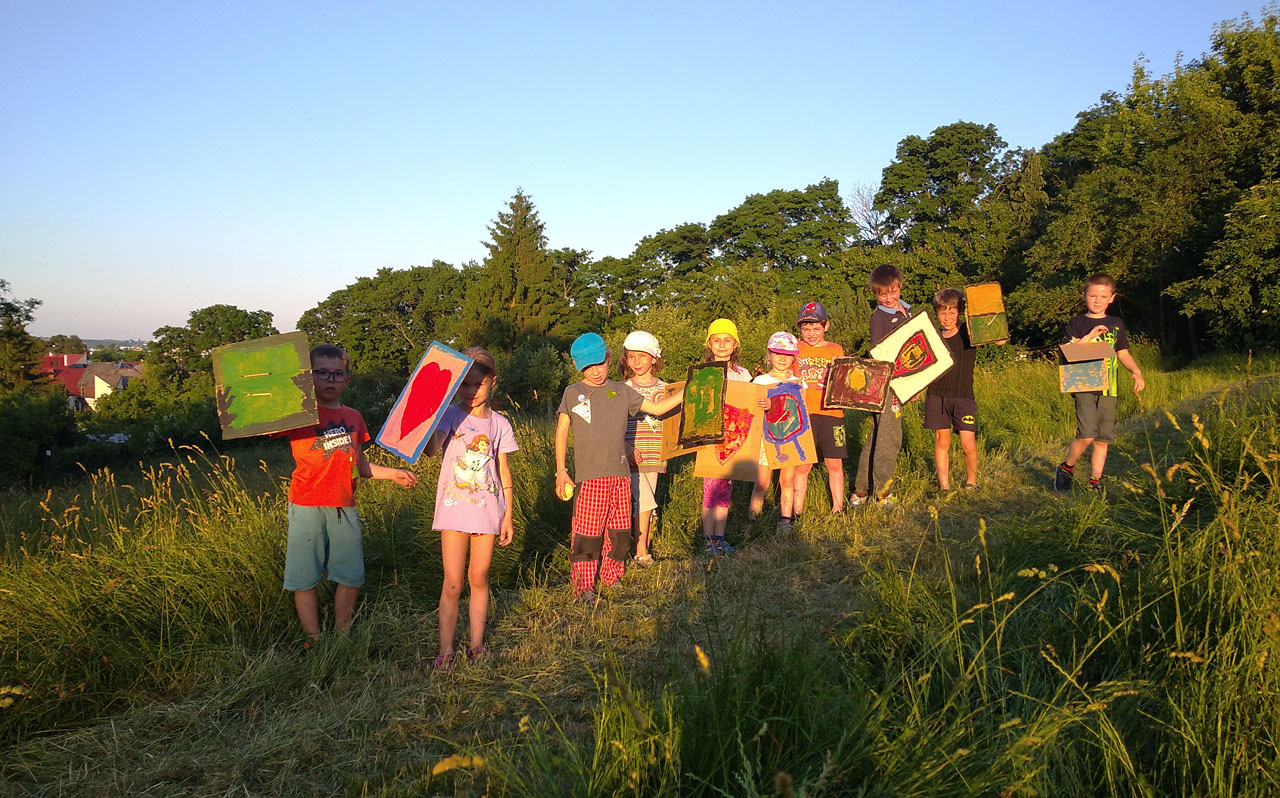 Vyhlášení výsledků před nastoupenou jednotkou.