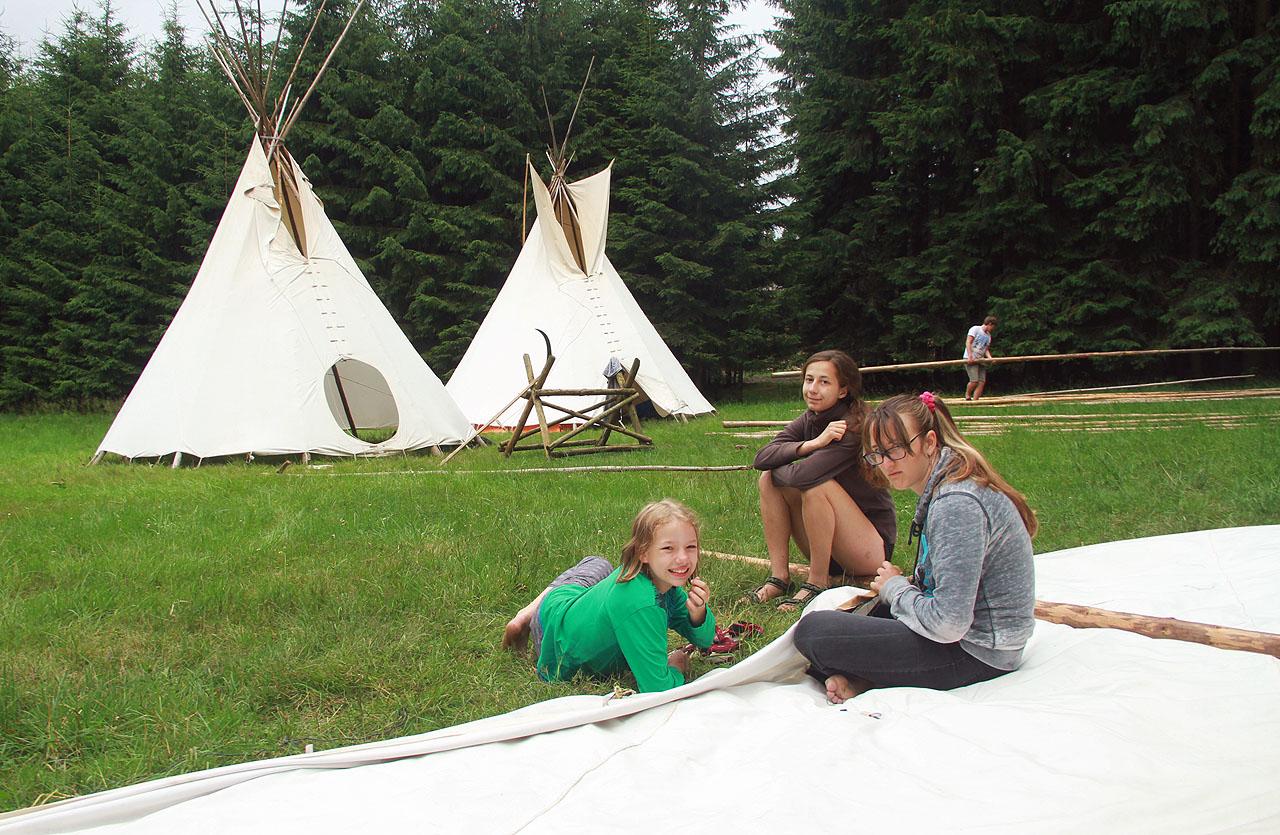 Stavěčka letos proběhla v podmračném duchu, což se zrcadlí i ve tváři kamarádky Koly.