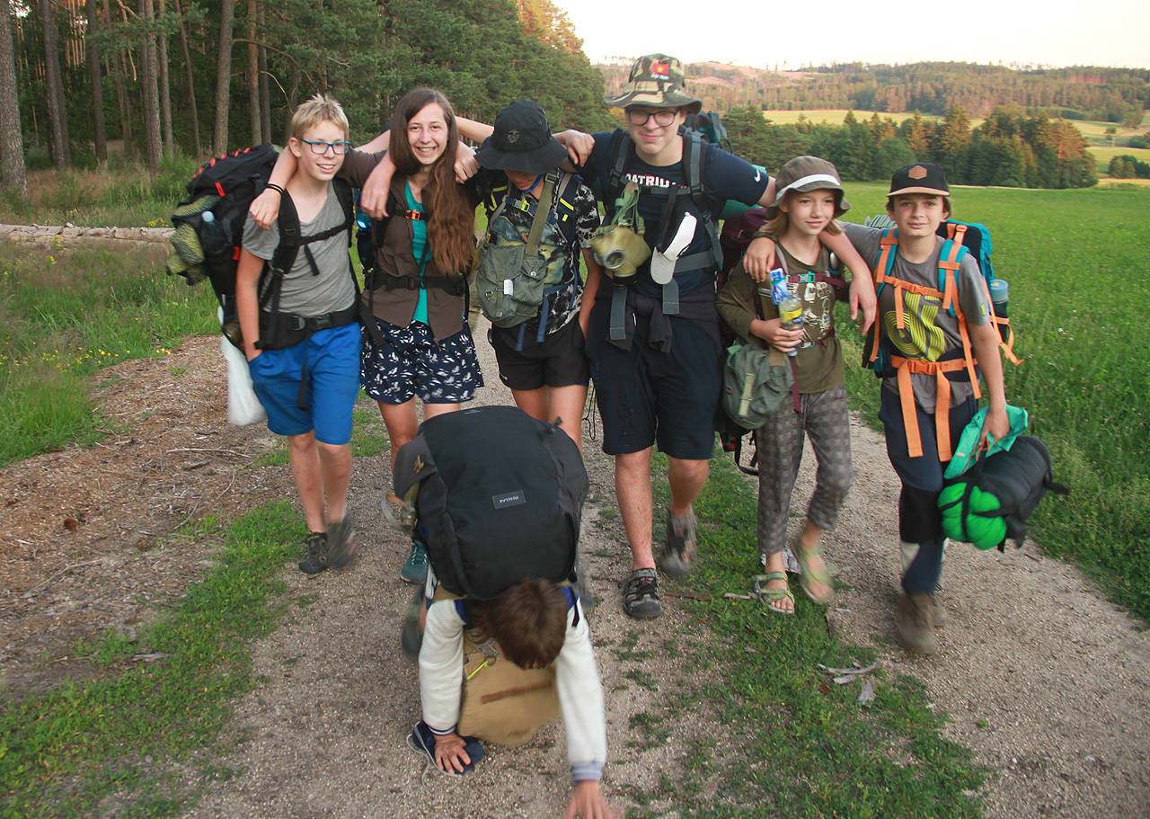 Šest Rychlých šípů s Opicí místo Bubliny v popředí!