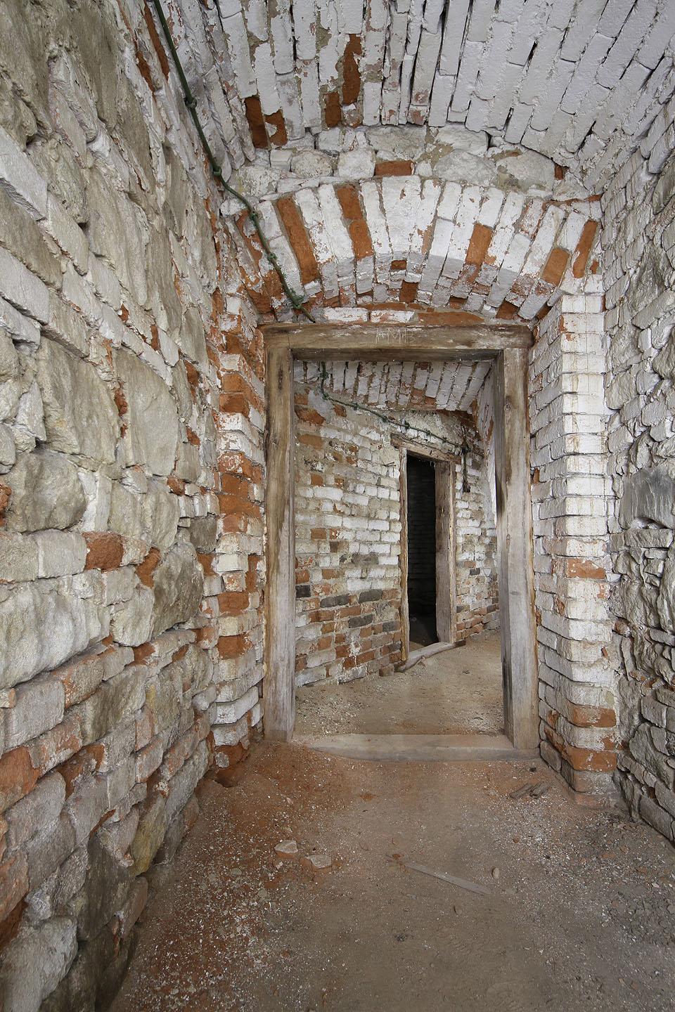 Pod Wladimirowem se nachází i sklepy. Nezdráháme se je ale nazvat nerozlehlými.