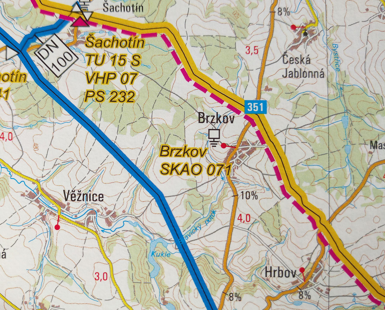 První pracovní víkend nad plynovodem jsme ukončili v neděli odpoledne nedaleko <a href="/Tema/Brzkov">Brzkova</a>, kam jezdím už 10 let na letní tábory. Zjištění, že tranzitní plynovod z Kazachstánu do Německa vede jen necelý kilometr od naší louky, pro mě bylo ohromným překvapením.