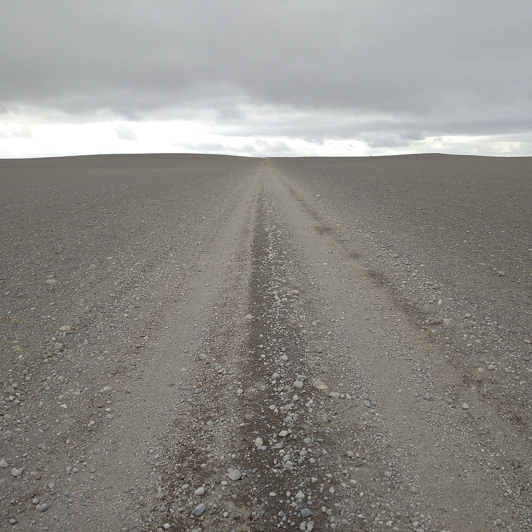 A zase celé dny koukat do štěrku. Šestý den jsme zjistili, že jsme mírně zpožděni oproti plánu a zvýšili jsme proto denní úseky na 32 km.
