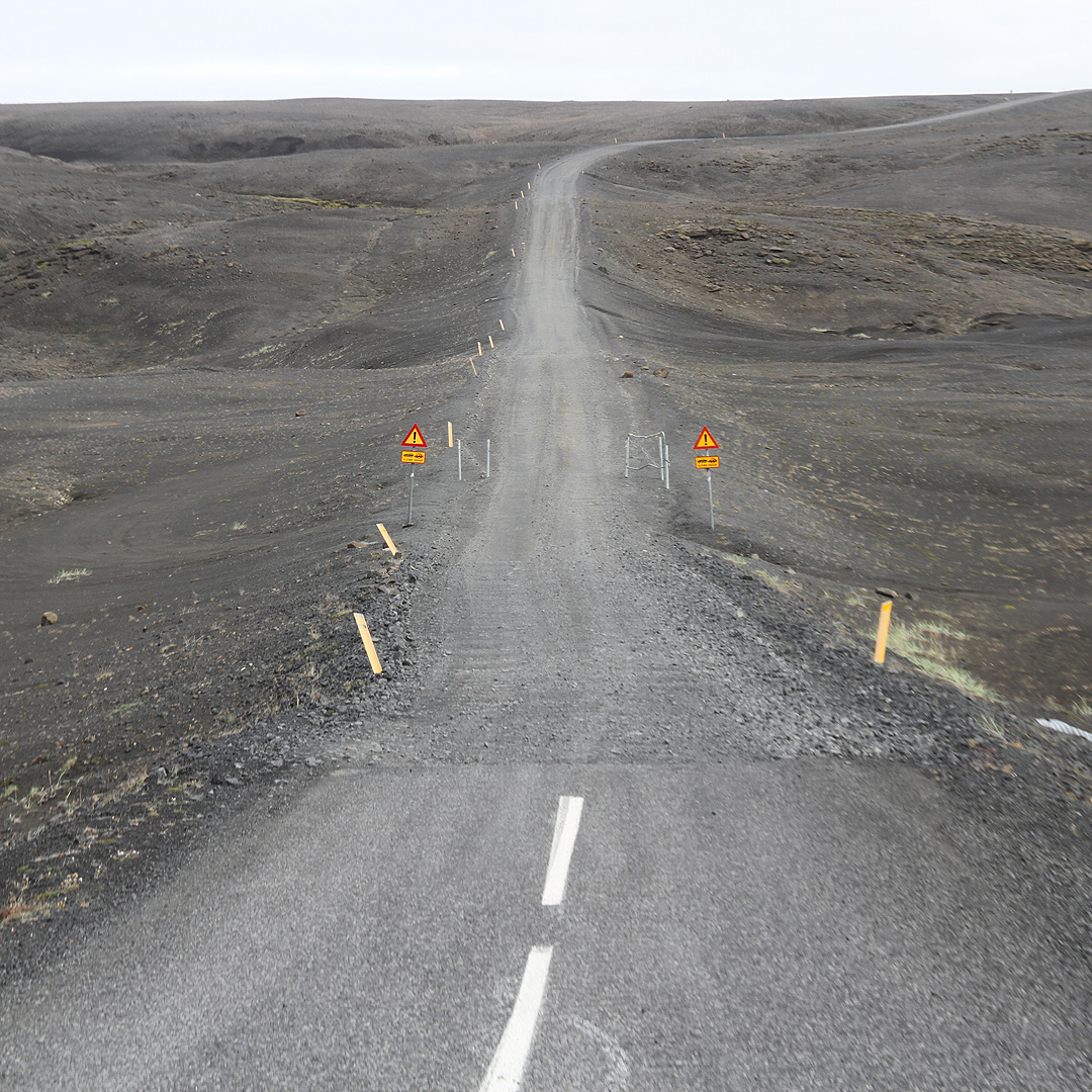 Desátý den se objevil asfalt. Setkání s Honzou, který přijede autobusem, už nemůže být daleko!