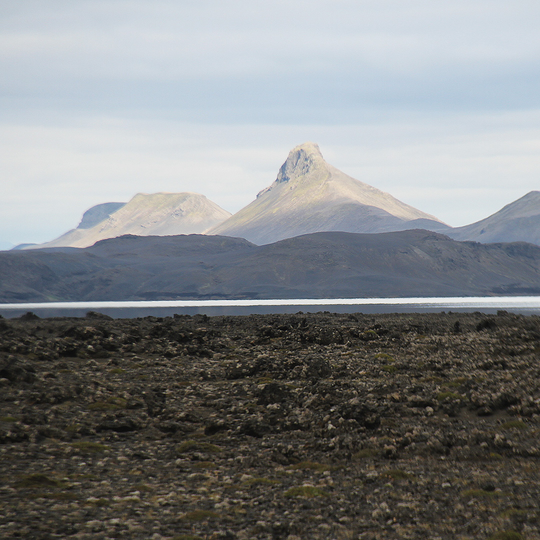 Desátý den jsme ušli přes 40 km a na smulveném místě jsme se skutečně setkali s ¥em. Jaké bylo naše zklamánáí, když přivezl zase jen sýr a mandle!