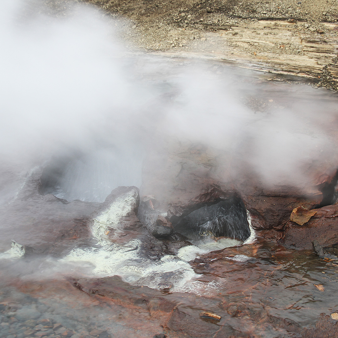 Protože jsme už týden jedli jen studené jídlo, lákaly nás gejzírky k uvaření ovesné kaše. Ale proud byl všude moc silný nebo moc slabý, takže z toho nakonec nic nebylo.