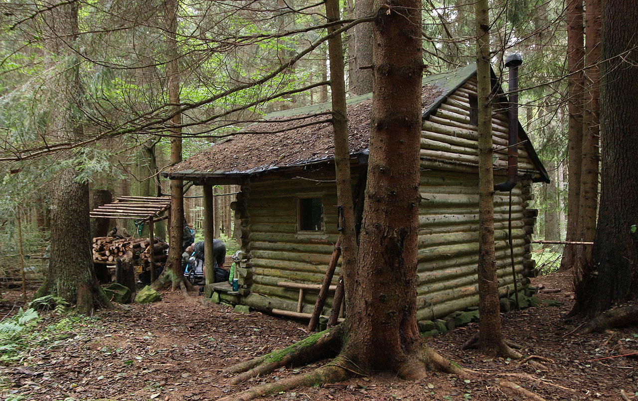 Goliáš není tak velký, jak by jeho jméno napovídalo, ale třináct se nás dovnitř jaksi naskládalo. Možná i proto, že čtyři z nás byli ještě úplně malincí.
